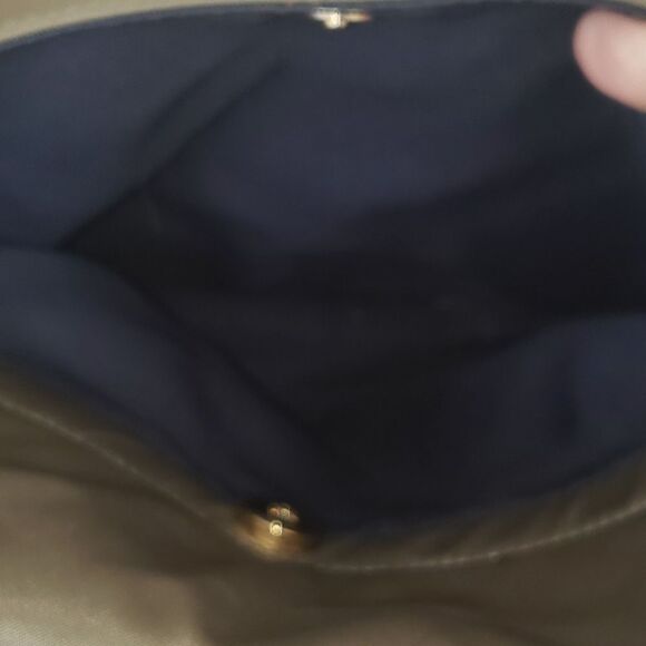 Tommy Hilfilger olive bag - Picture 6 of 9